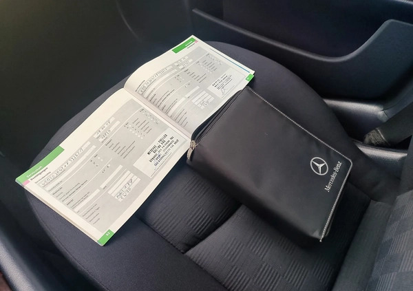 Mercedes-Benz Klasa C cena 18200 przebieg: 238177, rok produkcji 2004 z Starachowice małe 191